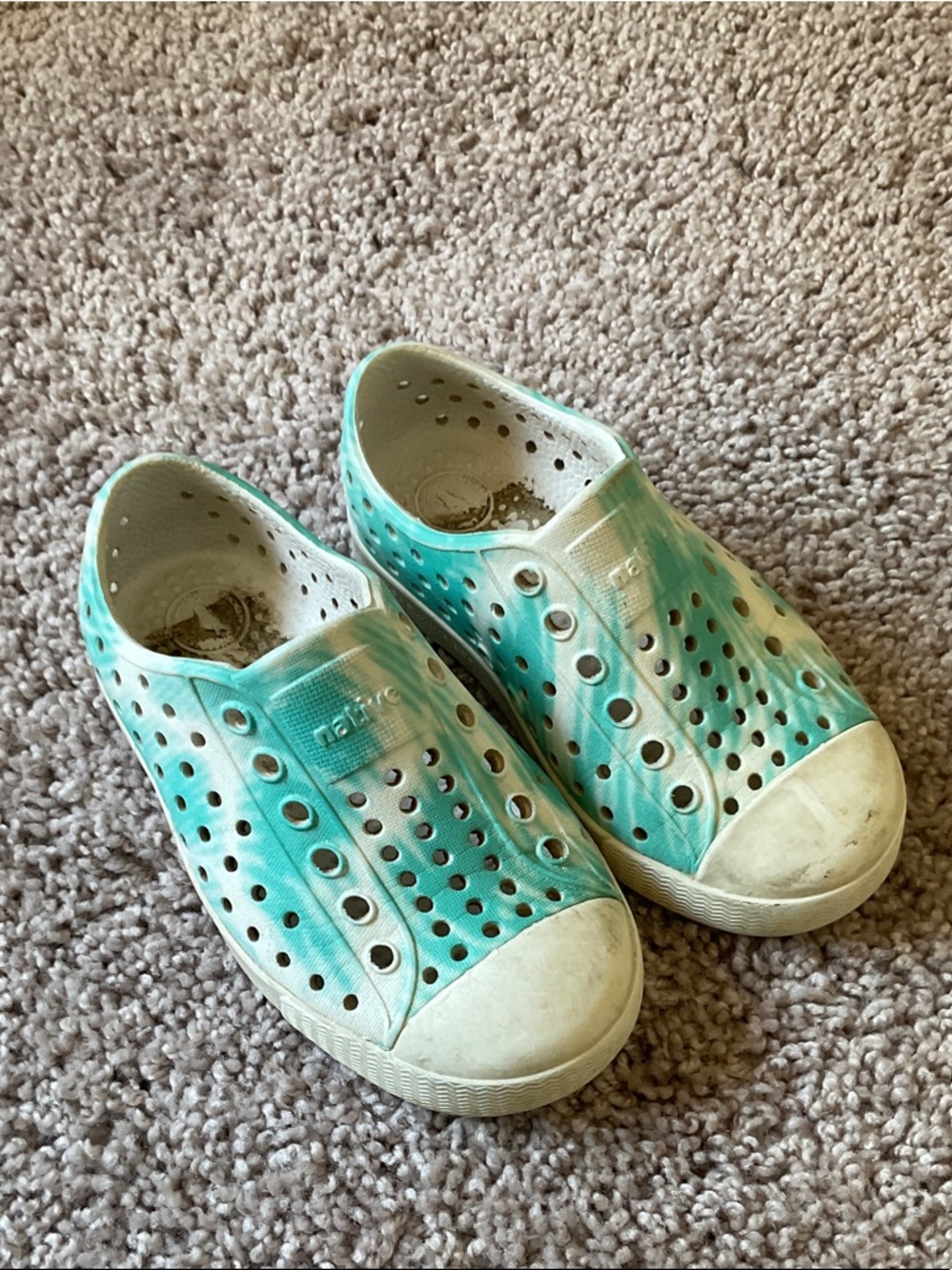 NATIVE Kids Water-Friendly Slip-On Shoes in Aqua and White, size C7